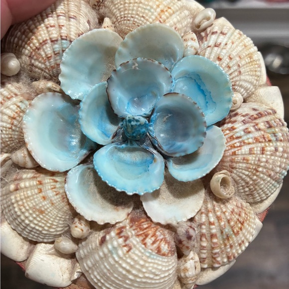 Vintage Shell Trinket Box - Picture 5 of 10